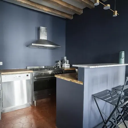 Charming 60m Ideal For Couple In Daire
