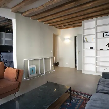 Charming 60m Ideal For Couple In *